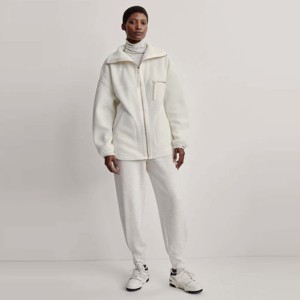 Veste Sherpa Egret surdimensionnée pour femme avec poches zippées Vêtements d'extérieur d'hiver confortables et élégants - Product Image 1