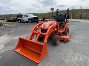 Tractor de Ruedas Usado BX2370 con Motor de 185HP - Product Image 2