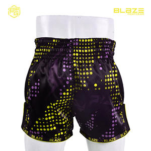Personnalisé 100% Polyester Muay Thai Shorts pour Hommes Confortable Adulte Équipement de Combat Logo Personnalisé pour MMA Arts Martiaux Porter - Product Image 4