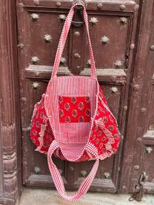 กระเป๋า jhola ลายควิลท์แบบกลับด้านได้ทำด้วยมือกระเป๋าสะพายไหล่ผ้าฝ้ายอินเดียสไตล์วินเทจกระเป๋าช้อปปิ้งชายหาดฤดูใบไม้ร่วงฤดูหนาว - Product Image 3