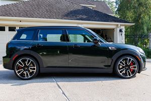 Mini Cooper Clubman John Cooper Works ALL4 2023, Gasolina, Bajo Kilometraje - Product Image 2