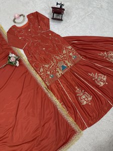 Ensemble pantalon Sharara pour femmes avec broderie Kurta Top et broderie assortie Boder Lace Work Dupatta - Product Image 4