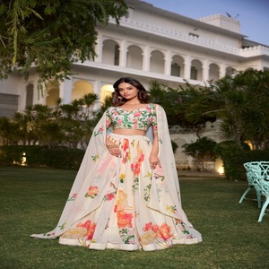 Georgette de style moderne avec imprimé floral avec bordure en dentelle Lehenga Choli Fabricant de Surat au taux le plus bas - Product Image 1