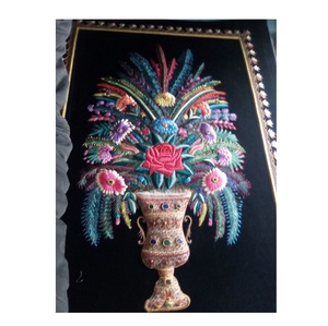 Tapis mural gracieux de qualité supérieure avec bijou parfait pour les décors de cinéma, les décorations de théâtre et les espaces intérieurs artistiques - Product Image 2