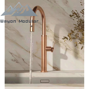 <span class=keywords><strong>Grifo</strong></span> de <span class=keywords><strong>Cocina</strong></span> Extraíble de Lujo en Oro Rosa Cepillado con Caño Giratorio de Arco Alto y Diseño de Manija Moleteada - Product Image 5