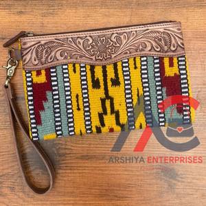 Nuevo bolso de mano de cuero con herramientas azteca occidental con estilo, monederos de herramientas marrones Vintage, bolso de mano de cuero acolchado azteca único - Product Image 1