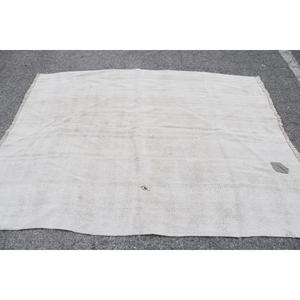 พรมตุรกีขนาด 5.3x6.9 ฟุต พรมวินเทจ พรมลายดอกไม้สีขาวน้ำตาล - Product Image 3