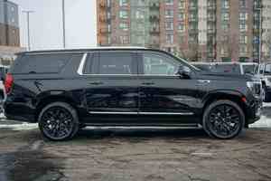 GMC Yukon XL Denali Sport Utility CAR SUV d'occasion en excellent état - Product Image 2