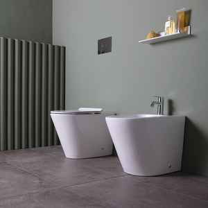 Par de Accesorios Sanitarios Berna de Instalación en Suelo, Elegante Conjunto de Artículos Sanitarios - Product Image 2