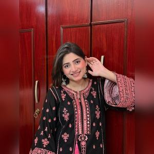 Conjunto étnico de georgette multicolor de última tendencia con detalles de bordado Resham y dupatta elegante, colección 2025 - Product Image 5