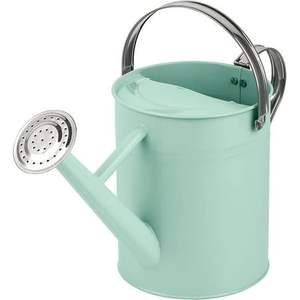 Bote de agua de metal elaborado por Heritage con excelente agarre, construcción de metal premium y diseño ideal para rituales de riego de plantas - Product Image 4