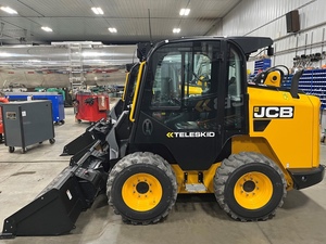 รถตักล้อยาง JCB 3TS-8W ปี 2025 แบบเคลื่อนที่ด้วยสายพานตีนตะขาบ ใช้เครื่องยนต์เบนซิน  ประสิทธิภาพสูง  กำลัง 92 กิโลวัตต์ พร้อมปั๊มและเกียร์บ็อกซ์ประสิทธิภาพสูง - Product Image 2