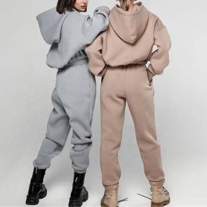 ActiveThermal Winter Chándal Cozy Sportswear Set Diseñado para la comodidad, el calor y el rendimiento en condiciones de frío - Product Image 5