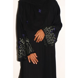 ชุดมุสลิมมุสลิมมุสลิมแบบปักลายหัวใจอย่างสวยงามชุดมุสลิมแบบดั้งเดิมผ้าโพลีเอสเตอร์จิลบับบบรูก้าสไตล์นานาชาติ - Product Image 2