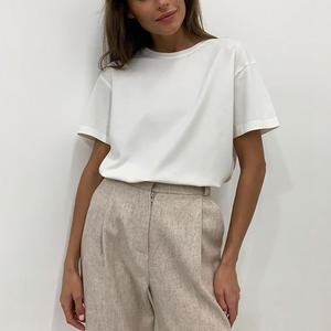 Camiseta informal de manga corta de algodón para mujer OEM ODM para cuello polo dobladillo curvo estampado digital ajuste holgado estampado de verano - Product Image 1