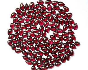 โกเมนธรรมชาติที่สวยงามรูปทรงลูกแพร์เรียบสีแดงเพชร Cabochon IGI ได้รับการรับรองเครื่องประดับทำขายส่งมาก - Product Image 2