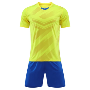 Nouvelle conception de maillots de football pour hommes et courts pour adultes, uniforme de football imprimé de logo personnalisé - Product Image 5