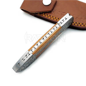 Cuchillo de caza plegable de Damasco compacto con hoja de acero de primera calidad para un rendimiento fiable - Product Image 4