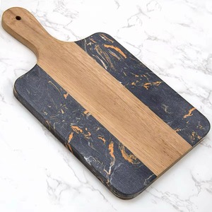 Planche à charcuterie rectangulaire de luxe en marbre noir et bois d'acacia avec poignée pour couper le fromage et couper les blocs - Product Image 1