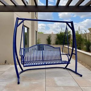 Columpio de hierro duradero con acabado resistente al óxido, perfecto para uso en exteriores de larga duración en todas las condiciones climáticas - Product Image 3