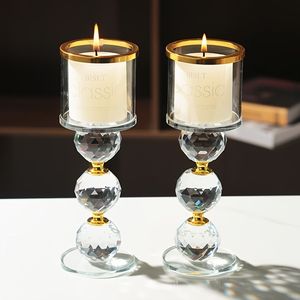 Candelabro de Hierro Forjado a Mano con Acabado Antiguo para un Ambiente Clásico en el Hogar - Product Image 1