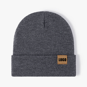 Bonnet unisexe marron avec logo brodé blanc, casquette d'hiver décontractée pour adultes, tour de tête [taille à préciser] - Product Image 3
