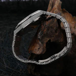 Montre-bracelet de luxe pour homme de haute qualité, taille personnalisée, dernier style hip-hop, mouvement mécanique analogique, diamants moissanite étincelants - Product Image 3