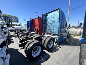 Camión Semirremolque Freightliner Cascadia 126 con Cabina Alta de 70 Pulgadas, Poco Kilometraje, 2021, Usado, en Venta a Nivel Mundial - Product Image 3