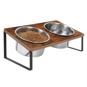 Cuencos de alimentación para perros ecológicos al por mayor, de acero inoxidable personalizado con lujoso soporte de madera para uso en jardín al aire libre - Product Image 1