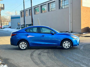 Yaris 2019 Usado en Excelentes Condiciones, Sedán con Tracción Delantera, Color Azul, Gasolina, 6 Velocidades, 106 HP, Transmisión de Rendimiento - Product Image 4