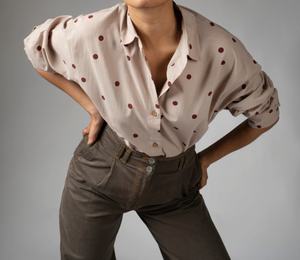 Chemise à boutons à pois pour femme, manches longues bouffantes, coupe ample, en popeline de coton, décontractée, pour tous les jours, haut long, design simple - Product Image 4