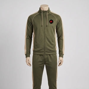 Conjunto Deportivo para Hombre en Verde Oliva, Chaqueta Deportiva con Cierre Completo, Pantalones Jogger con Franjas Laterales Beige, Ropa Deportiva para Entrenamiento, Gimnasio, Running y Fitness - Product Image 1