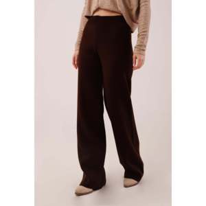 Pantalon tricoté marron taille haute à jambes larges respirant pour la vente en gros - Product Image 4