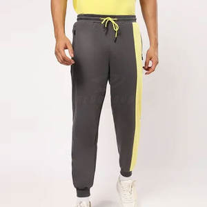 Vêtements de sport en gros Joggers légers Hiver Joggings coupe-vent pour hommes en vente en ligne - Product Image 1