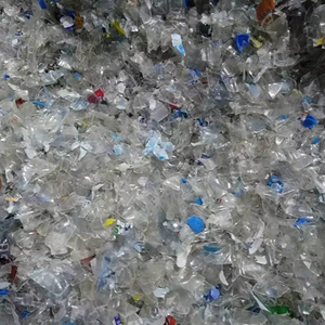 Restos de plástico reciclado lavados en frío de fábrica de botellas para mascotas/Chatarra de plástico para mascotas/restos de plástico reciclado transparente fabricados en Austria - Product Image 1