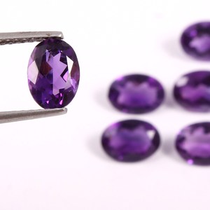 
 
 
 Pierres brutes d'améthyste violette naturelle en gros, fabrication de bijoux personnalisés, pierres précieuses claires avec évaluation tierce partie - Product Image 5