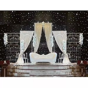 การต้อนรับบนเวทีในงานแต่งงานสุดหรูสไตล์อินเดียกรอบโลหะของตกแต่งเวทีงานแต่งงานสมัยใหม่สไตล์อังกฤษ - Product Image 1