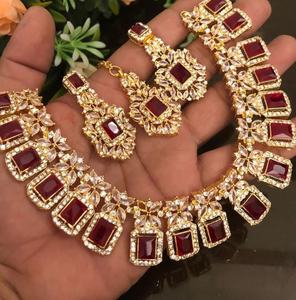 Ensemble de broderie en pierre de couleur dorée traditionnelle pour dames collier de mariée Double couche en acier inoxydable fabriqué pour les fêtes de mariage - Product Image 3