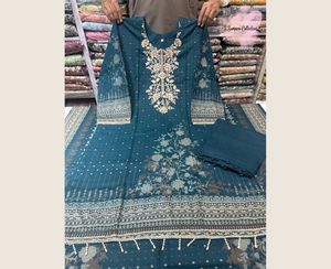 Colección de invierno de la colección Ssumaira, nuevo stock de Dhanak Store, vestido Anarkali con camisa, pantalón, estilo Dupatta Salwar Kameez - Product Image 5