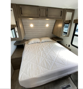 รถบ้านมือสอง ปี 2025 รุ่น P-A-L-O-M-I-N-O RV P-U-M-A 337BH รถพ่วงเดินทาง RV ลดราคา - Product Image 4