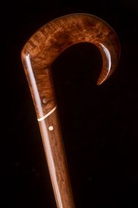 Prix ASSISTANT Canne en bois réglable avec nœuds multiples Bâton de marche en bois solide pour les aînés par Standard International - Product Image 2