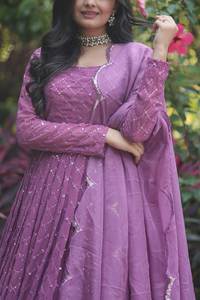 Vêtements tendance de qualité supérieure, vêtements décontractés pakistanais, sari en soie pour filles, sari avec paillettes, travail brodé multi-fils, modal viscose - Product Image 3