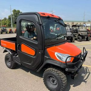 Véhicule utilitaire tout-terrain Kubota RTV-1100C diesel 4x4 d'occasion de haute qualité avec cabine fermée et chauffage pour travaux agricoles à prix avantageux - Product Image 2