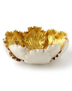 Cuenco de chocolate de metal duradero con diseño clásico que complementa varios estilos de decoración del hogar mientras sirve el recipiente - Product Image 4