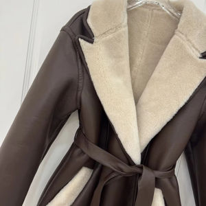 Manteau d'hiver en fourrure longue pour dames Manteau à nouer pour garder la chaleur à manches longues Manteau décontracté en cuir pur pour femmes avec doublure en fourrure - Product Image 4