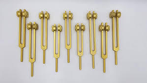 Ensemble de 18 diapasons sacrés 9 Solfeggio et 9 chakras, ensemble de diapasons lestés en or - Product Image 5