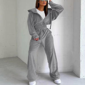 Vêtements de mode d'hiver pour femmes Ensemble de survêtement de couleur unie respirant et léger Fabriqué au Pakistan avec logo - Product Image 4