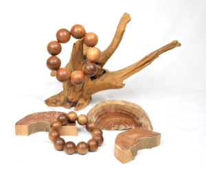 Perles rondes en bois de santal de couleur naturelle non polies écologiques 10-20mm collier en vrac - Product Image 2