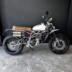 Disponible (Moto) Ultimates Nouveau - Product Image 6