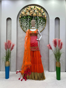 Vente en gros Tenue de soirée design Fausse Georgette Top Palazzo & Dupatta Set avec broderie au fil d'or & Séquence Work Kurta Set - Product Image 4